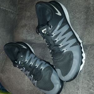 Men's Nike Training Flywire tennis shoes size 8.5